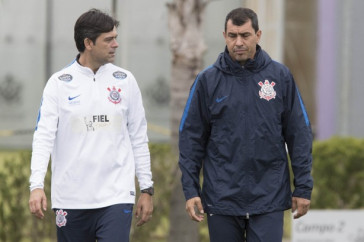 Leonardo Silva e Carille durante treino preparat�rio para a final contra a Ponte