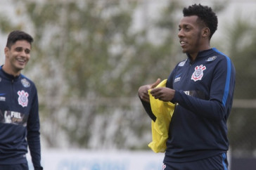 Mois�s no treino da tarde no CT antes do duelo contra a Ponte