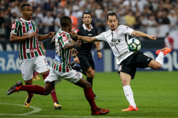 Jadson marcou o terceiro e �ltimo gol da partida contra o Fluminense