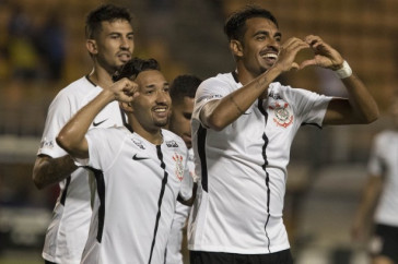 J�nior Dutra substituiu Kazim e j� chegou marcando contra o S�o Caetano