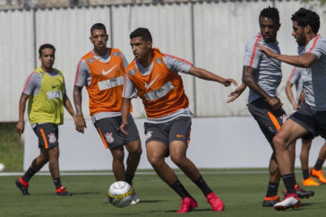 Matheus Matias durante o treino de hoje; Garoto n�o ser� utilizado no Paulist�o