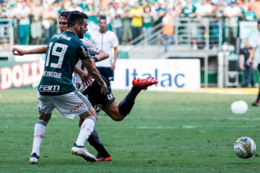 Matheus Vital em a��o na tarde deste domingo pela final do campeonato paulista