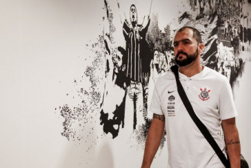 Danilo no vesti�rio da Arena antes do jogo contra o Sport-PE