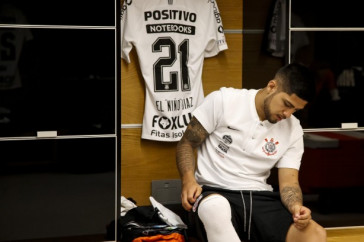 Diaz no vesti�rio da Arena antes do jogo contra o Sport-PE