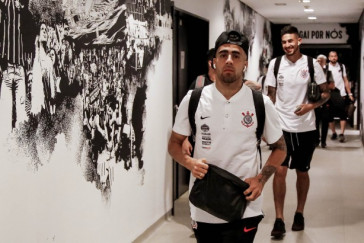 Gabriel no vesti�rio da Arena antes do jogo contra o Sport-PE