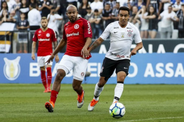 O meia Jadson durante partida contra o Internacional, pelo Brasileir�o