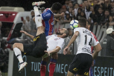 Danilo marca para o Corinthians