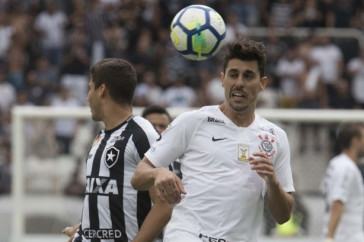 Corinthians perde para o Botafogo-RJ no Rio