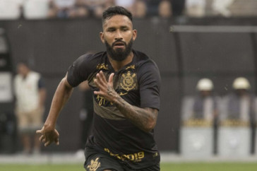 Marquinhos durante amistoso contra o Santos, na Arena Corinthians