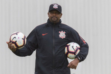 Fabinho no treinamento de hoje no CT; � a �ltima atividade do Corinthians antes do Racing