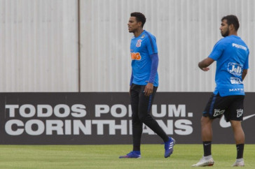 Gustavo e Sornoza treina no CT