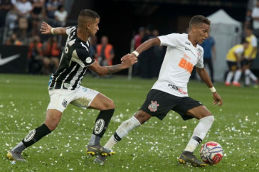 Pedrinho durante cl�ssico contra o Santos, pelo Campeonato Paulista, na Arena Corinthians