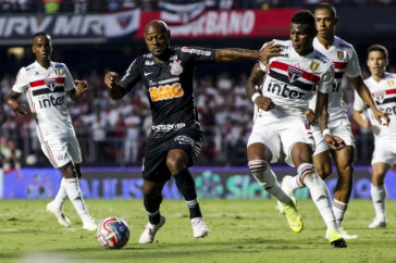Atacante Vagner Love durante primeiros 90 minutos da final contra o S�o Paulo, no Morumbi