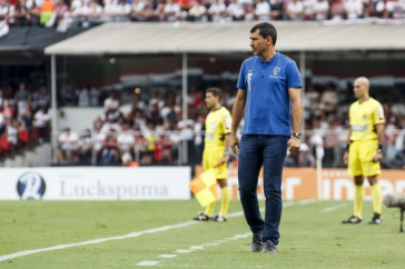 Carille, no Morumbi, durante o primeiro jogo da final contra o S�o Paulo