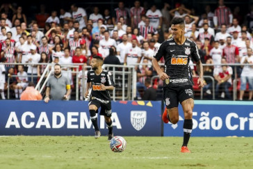 Clayson e Richard na partida contra o S�o Paulo, pelo Paulist�o 2019