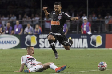 Clayson no jogo contra o S�o Paulo, pela final do Campeonato Paulista 2019
