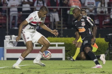 Vagner Love entrou no segundo tempo contra o S�o Paulo, pelo Paulista 2019
