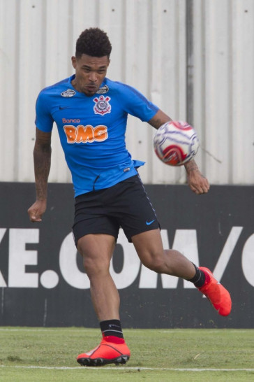 J�nior Urso no treino de hoje no CT Joaquim Grava