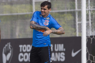 Lateral Fagner durante treino que prepara o Corinthians para embate eliminat�rio contra o Santos