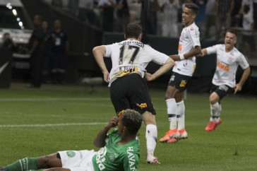 Boselli no jogo contra a Chapecoense; argentino anotou o primeiro gol do Tim�o