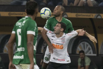 Mauro Boselli na partida contra a Chapecoense, na Arena Corinthians, v�lida pela Copa do Brasil