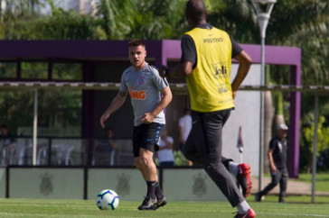 Ramiro no jogo-treino entre Corinthians profissional e Sub-23 no CT Joaquim Grava
