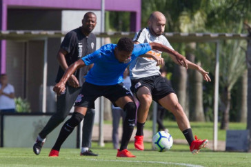 R�gis no jogo-treino entre Corinthians profissional e Sub-23 no CT Joaquim Grava