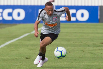 Janderson no jogo-treino entre Corinthians profissional e Sub-23 no CT Joaquim Grava