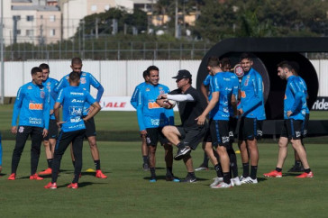 Jogadores voltam aos treinos no CT Joaquim Grava depois de vencer o S�o Paulo