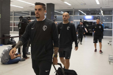 Fagner e R�gis no vesti�rio da Arena Corinthians antes do jogo contra o Atl�tico-MG