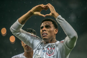 Gustavo emocionado com seu gol contra o Atl�tico-MG, pelo Brasileir�o, na Arena Corinthians