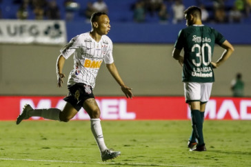 Janderson comemorando o seu gol no empate contra o Goi�s