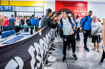 Delega��o do Corinthians Sub-20 chega ao Esp�rito Santo para semifinal contra o Flamengo