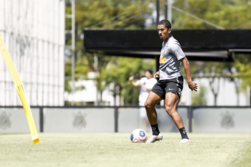 Dav� em treino do Corinthians nesta ter�a