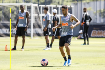 Volante Gabriel em treino no CT Joaquim Grava nesta ter�a-feira