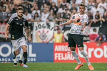 Cantillo em atua��o contra o Santos na Arena Corinthians