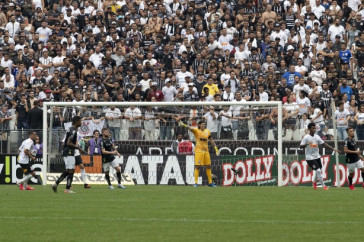 C�ssio durante o cl�ssico contra o Santos