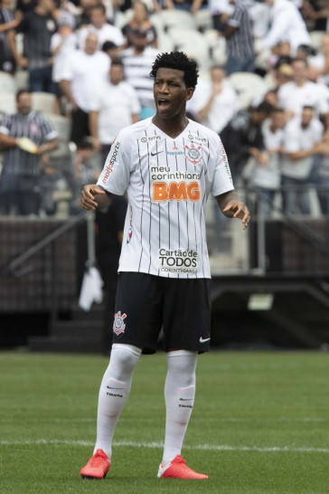 Gil durante o cl�ssico contra o Santos
