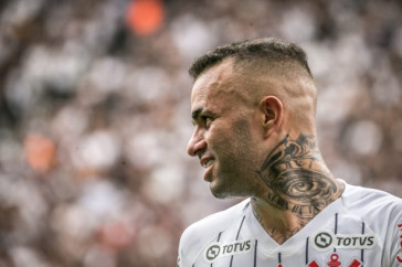 Luan voltou a passar em branco na partida contra o Santos