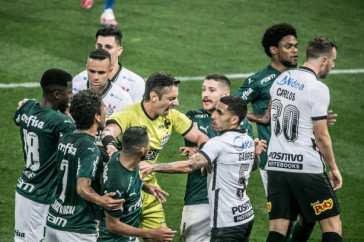 Muita confus�o durante jogo contra o Palmeiras, pela final do Paulist�o 2020