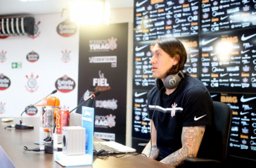 C�ssio na coletiva durante �ltimo treino antes do D�rbi