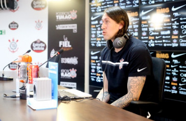 C�ssio na coletiva durante �ltimo treino antes do D�rbi