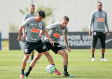 Timão finalizou preparação para a estreia com trabalhos com bola