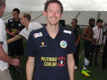 Chris Watney com a camisa em homenagem ao Meu TImão, em janeiro de 2015