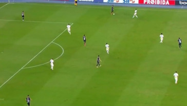 Corinthians de Dyego Coelho pressionando o adversário