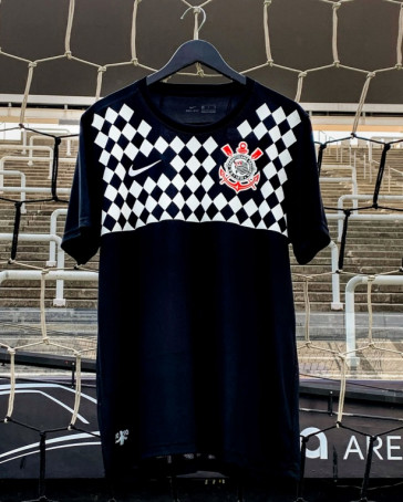 Camisa lançada pela Nike em homenagem a Ronaldo