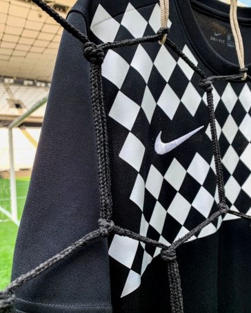 Detalhes da camisa do Ronaldo lanada pela Nike