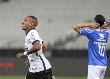 Otero no duelo contra o Bahia, pelo Brasileiro, na Neo Qu�mica Arena