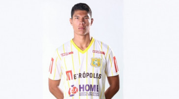 Wallace Lucas Aires da Silva, centroavante, atuou no Brasiliense antes de iniciar os testes no Corinthians