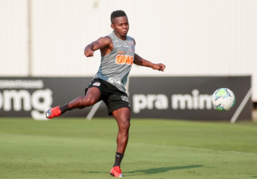 Cazares no �ltimo treino antes do duelo contra RB Bragantino, pelo Campeonato Brasileiro